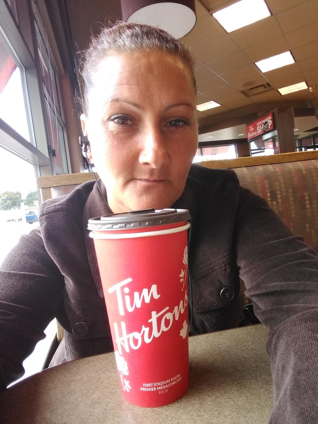 Tim Hortons | 212 Welland Ave, St. Catharines, ON L2R 2P2, Canada | Phone: (905) 682-4129