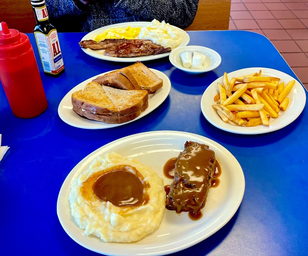 Bob & Ediths Diner | 5918 N Kings Hwy, Alexandria, VA 22303, USA | Phone: (703) 373-3284