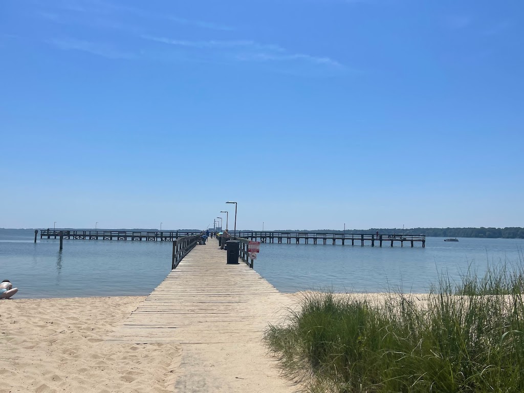 Gloucester Point Beach Park | 1255 Greate Rd, Gloucester Point, VA 23062, USA | Phone: (804) 693-2355