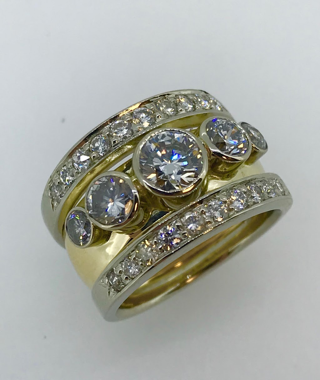 M Grosser Jewelry Design | 580 E Carmel Dr Suite 130, Carmel, IN 46032, USA | Phone: (317) 663-7000