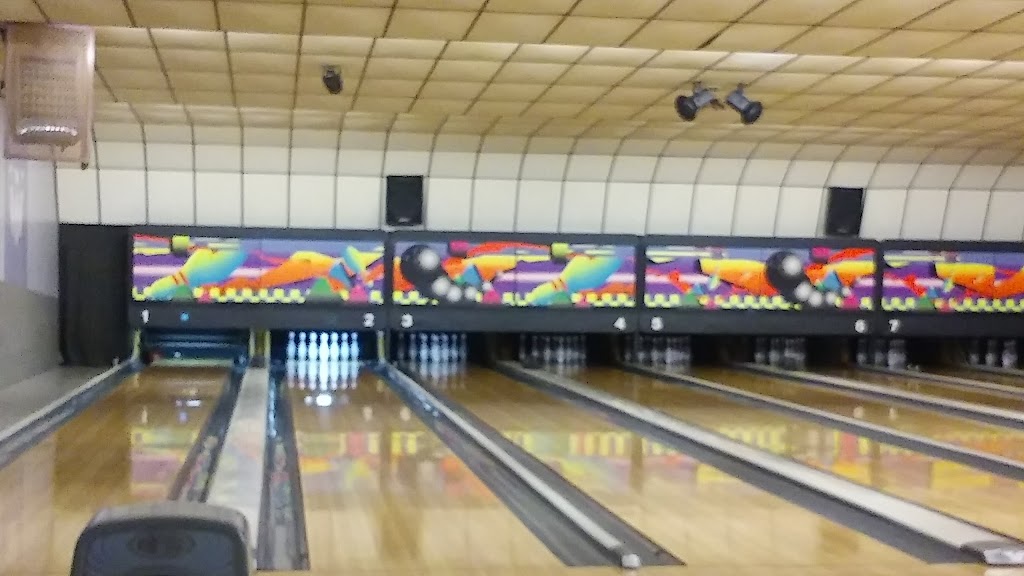 Pla Mor Lanes Recreational Center | 314 1st St S, Montgomery, MN 56069, USA | Phone: (507) 364-7762