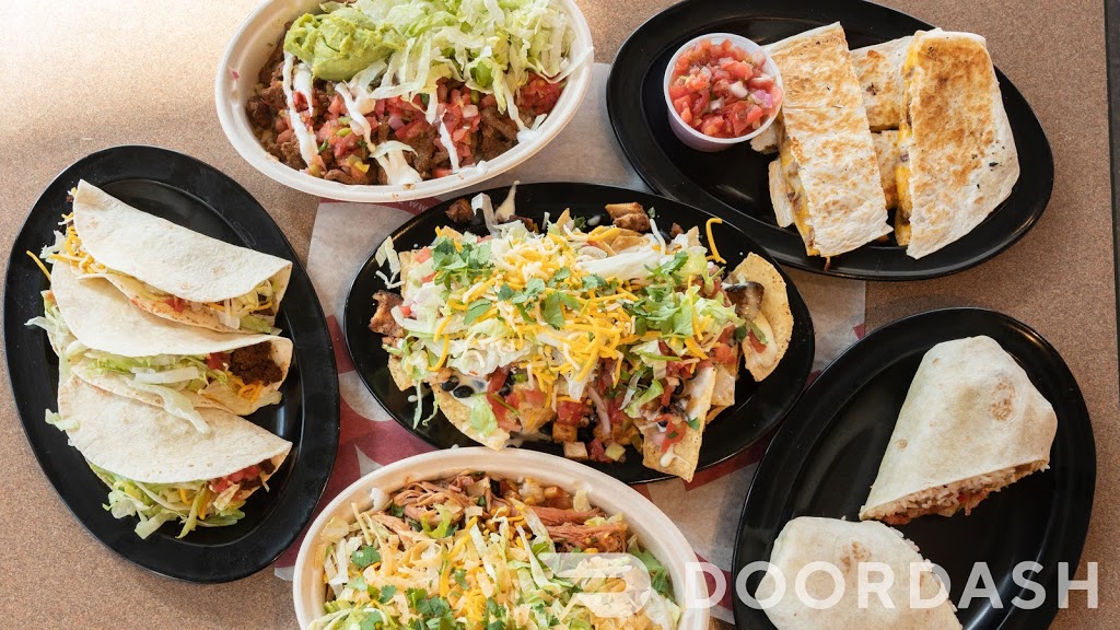 Burrachos Fresh Mexican Grill | 2691 Windsor St, Sun Prairie, WI 53590, USA | Phone: (608) 837-2611