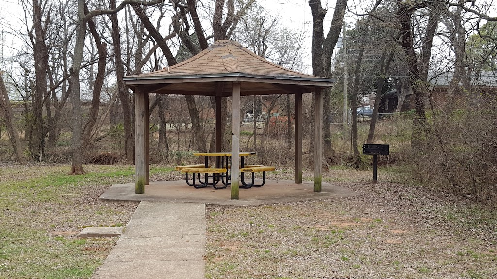 Sequoyah Trail Park | 410 Sequoyah Trail, Norman, OK 73071, USA | Phone: (405) 366-5472