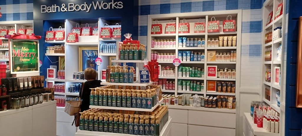 Bath & Body Works | 374 East Farm Market 1382, Cedar Hill, TX 75104, USA | Phone: (972) 291-5723