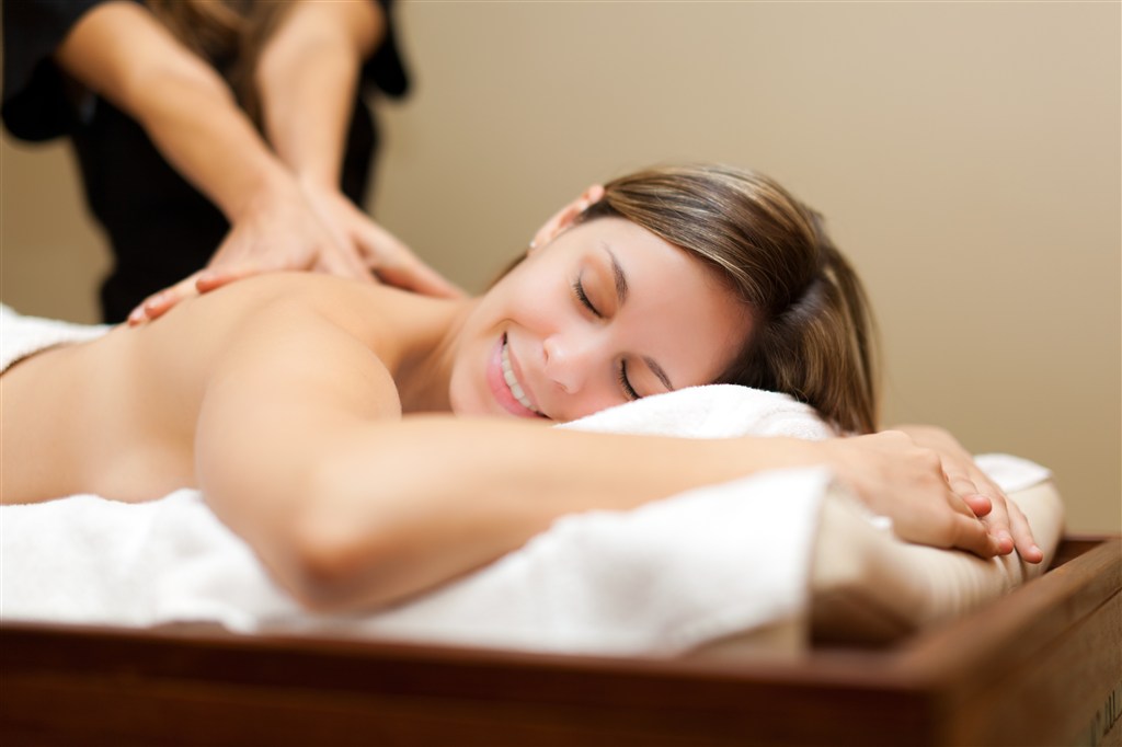 Lets Relax Massage | 15579 Manchester Rd, Ballwin, MO 63011, USA | Phone: (314) 295-6188
