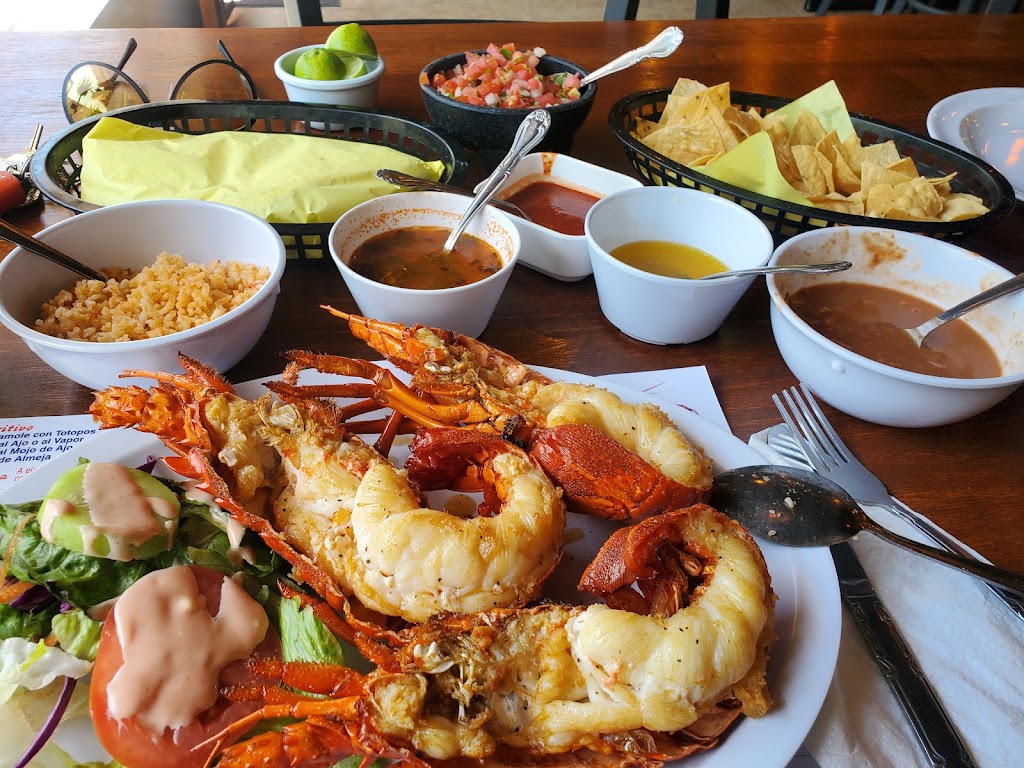 Restaurant Las Brisas | Anzuelo 14, 22710 Puerto Nuevo, B.C., Mexico | Phone: 661 614 1318