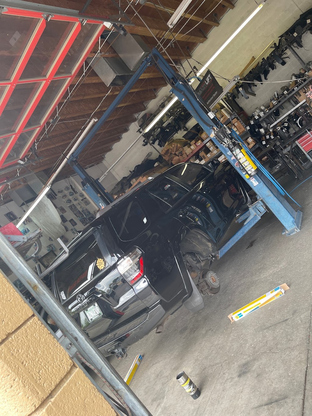 Hitchman Auto Tint & Accessories | 5568 W Bell Rd #200, Glendale, AZ 85308, USA | Phone: (602) 978-0808