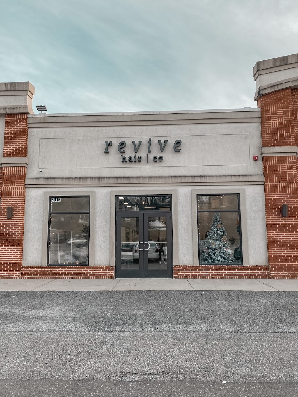 Revive Hair Company | 5016 West Chester Pike, Newtown Square, PA 19073, USA | Phone: (484) 220-4164