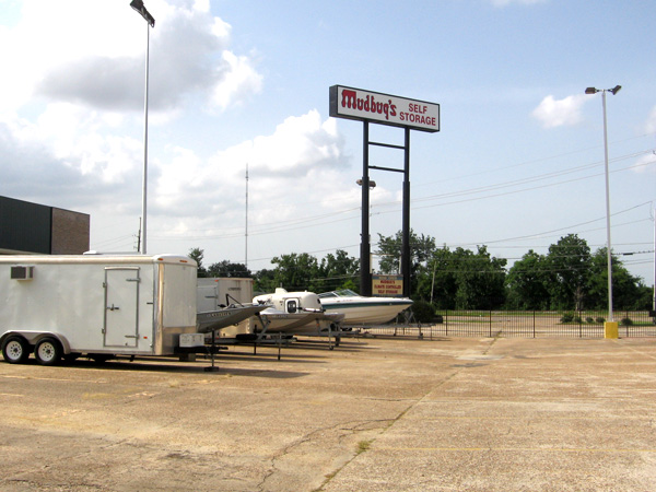 Mudbugs Self Storage | 2024 Belle Chasse Hwy, Gretna, LA 70056, USA | Phone: (504) 229-3321