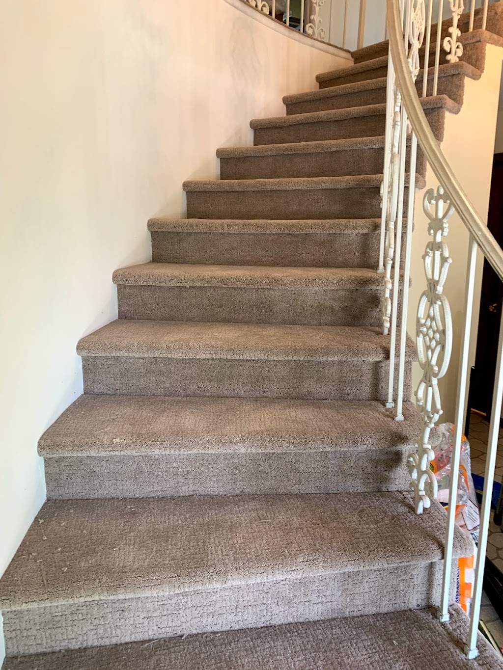 Top Notch Show Carpet,LLC | 224 Airport Industrial Dr, Ypsilanti, MI 48198, USA | Phone: (844) 746-9784