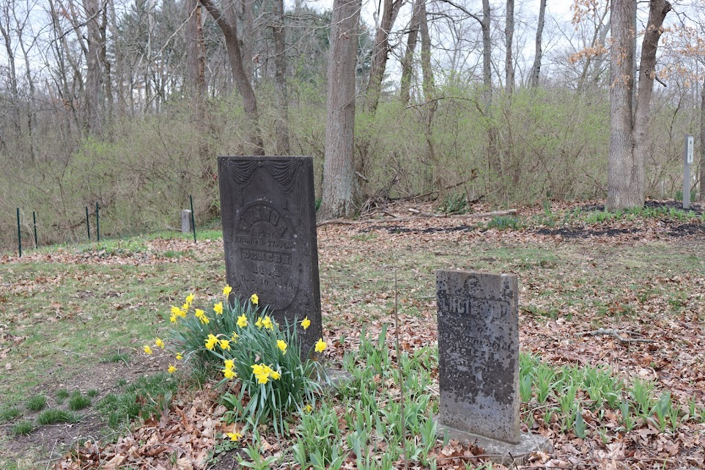 Bunker Hill Universalist Pioneer Cemetery | 5351 Reily Millville Rd, Oxford, OH 45056, USA | Phone: (513) 867-5835