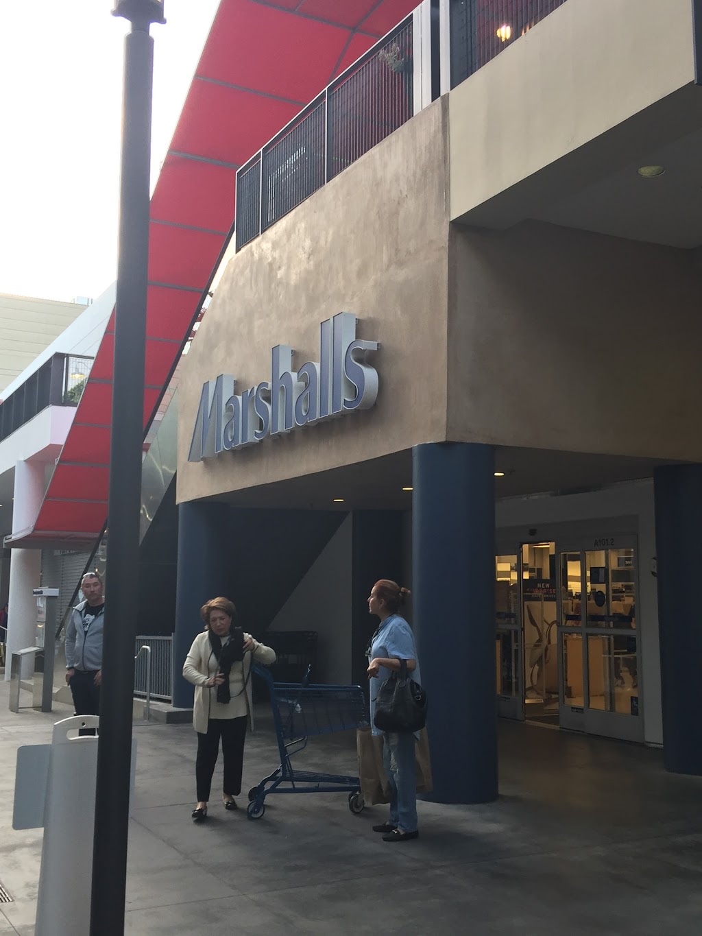 Marshalls | 8480 Beverly Blvd, Los Angeles, CA 90048, USA | Phone: (323) 951-1928