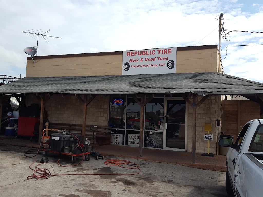 Republic Tire and Supply | 125 N Vine St, Euless, TX 76040, USA | Phone: (817) 283-7381