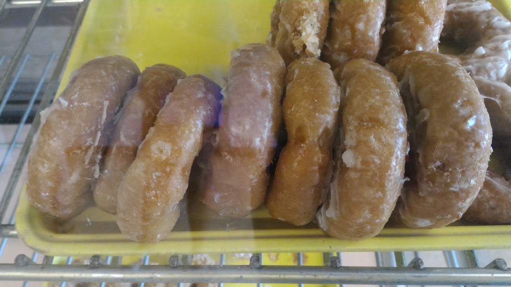 Fluffy Fresh Donuts | 10123 State Line Rd, Kansas City, MO 64114, USA | Phone: (816) 942-9822