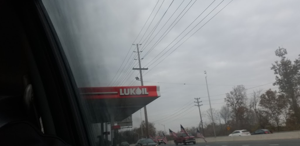 LUKOIL | Route 208 & Plaza Dr, Fair Lawn, NJ 07410, USA | Phone: (201) 796-5565