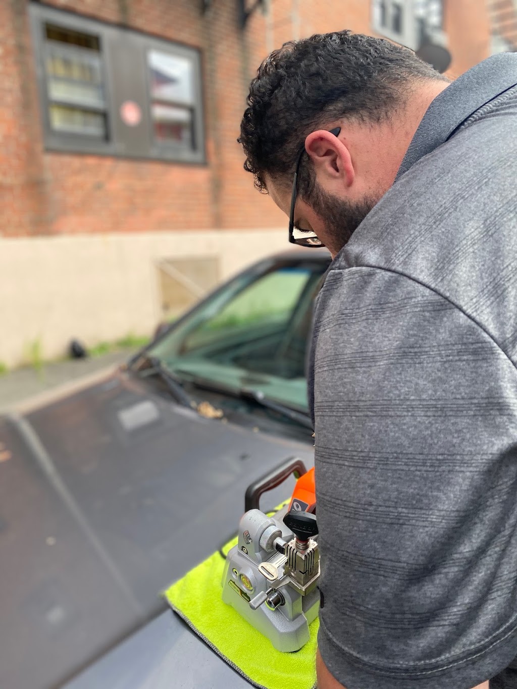 KeyMe Locksmiths | 2637 N Pearl St, Tacoma, WA 98407, USA | Phone: (253) 259-3696