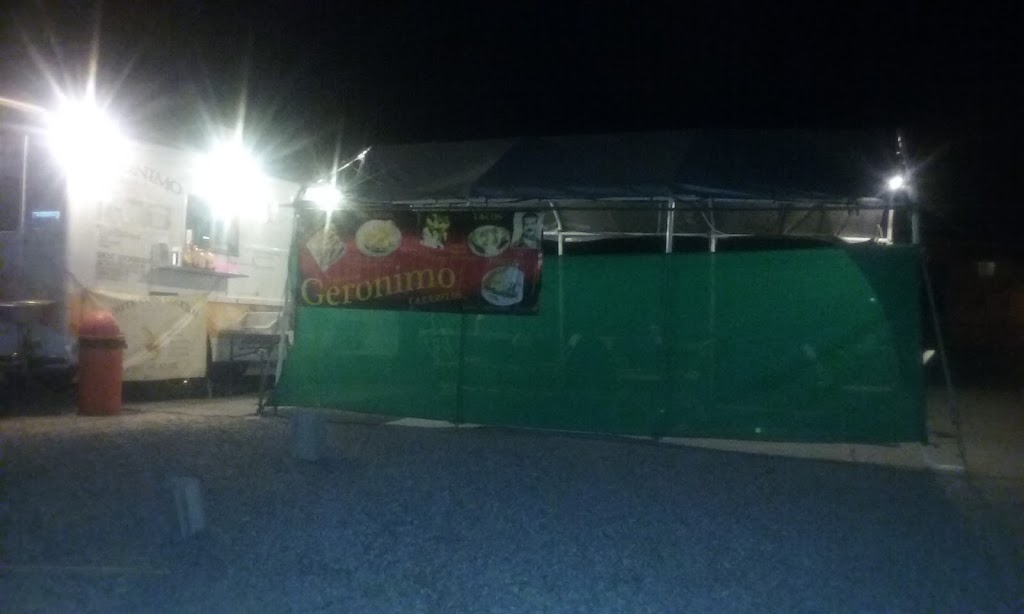 Geronimos Mexican food | 3350 W Valencia Rd, Tucson, AZ 85746, USA | Phone: (520) 891-3976