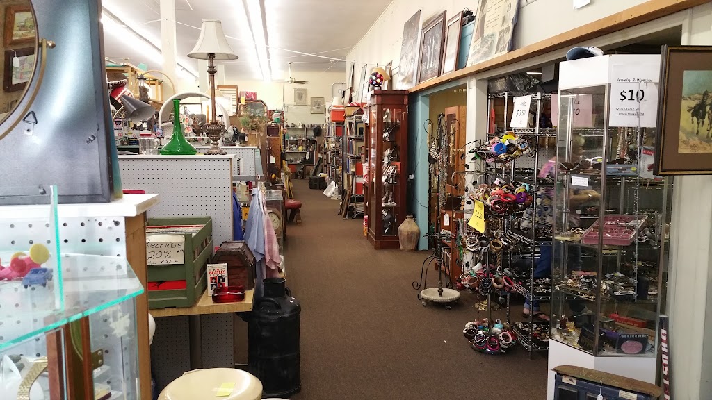 Generations Antique Mall | 4810 E 11th St, Tulsa, OK 74112 | Phone: (918) 834-7577