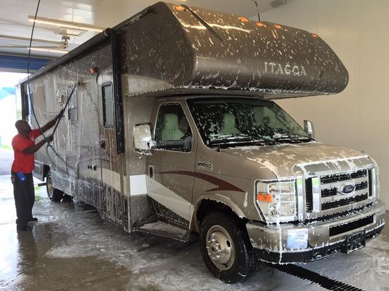 Joes Truck/RV Wash | 5975 Travel Park Cir, Gilroy, CA 95020, USA | Phone: (408) 842-8488