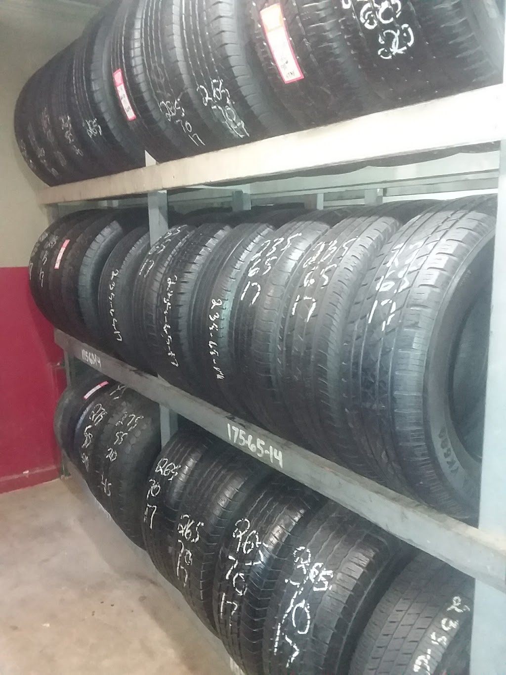 Leals Tire Service | 117 Hwy 290 Frontage Rd, Elgin, TX 78621, USA | Phone: (512) 281-0016