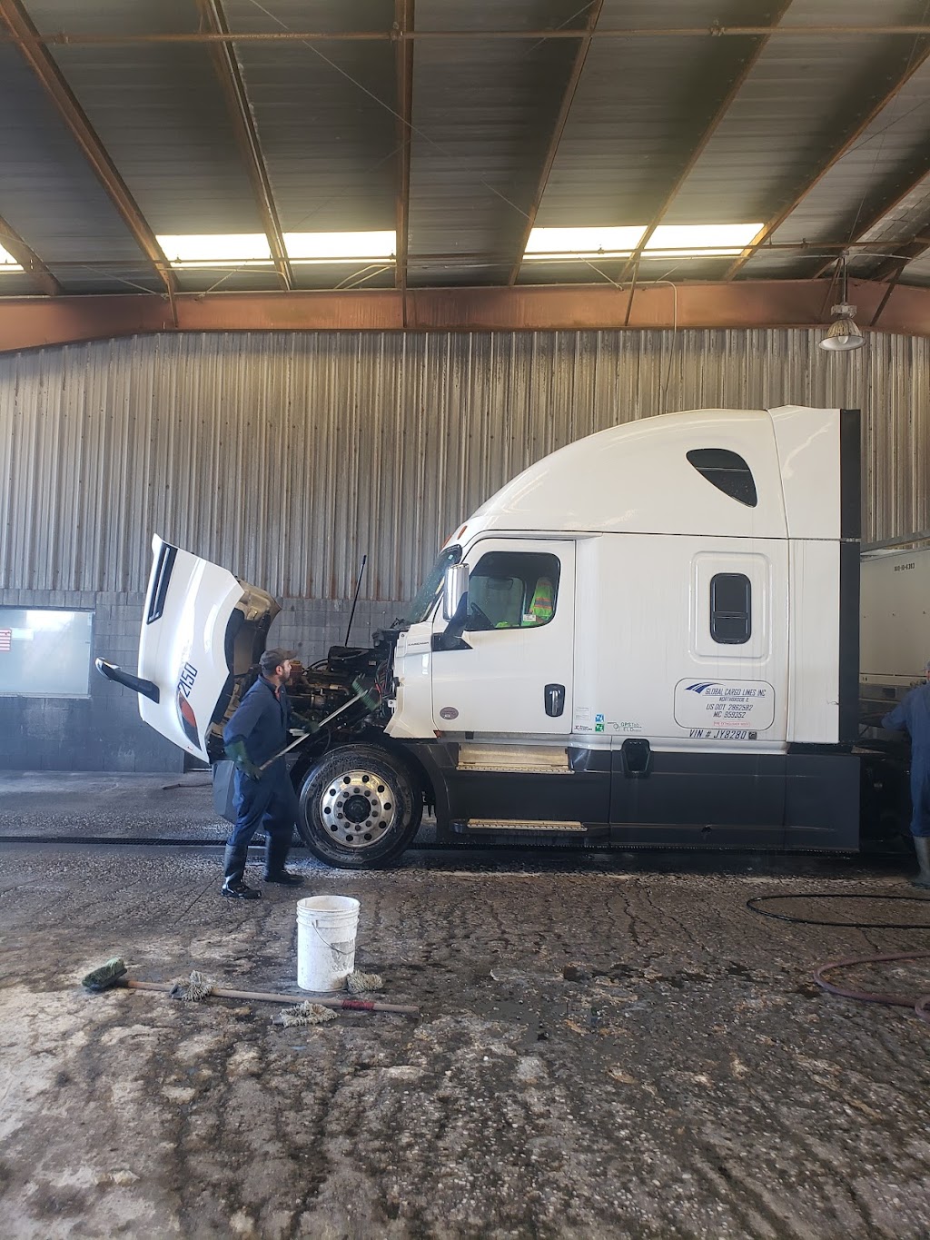 RS Truck Wash | 18691 Golden State Blvd, Madera, CA 93637, USA | Phone: (559) 675-9274