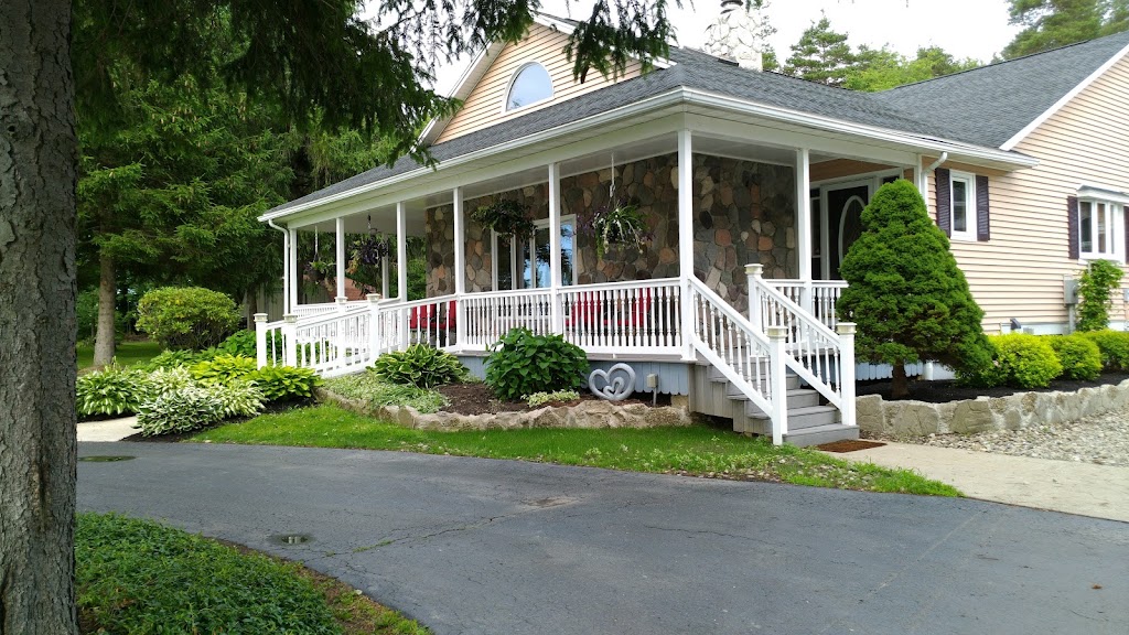 Hanover Hideaway Bed & Breakfast | 11634 York Rd, Silver Creek, NY 14136, USA | Phone: (716) 934-4173