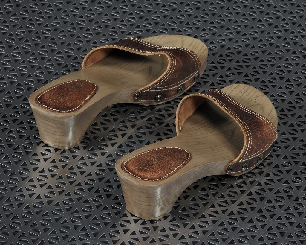 Vintage Threads Addict | 1720 Old Delaware Rd, Mt Vernon, OH 43050, USA | Phone: (740) 326-0420