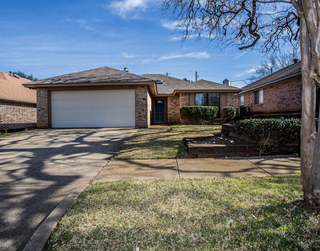 Happy Buy Homes | 605 Corry A Edwards Dr, Kennedale, TX 76060 | Phone: (817) 345-6444