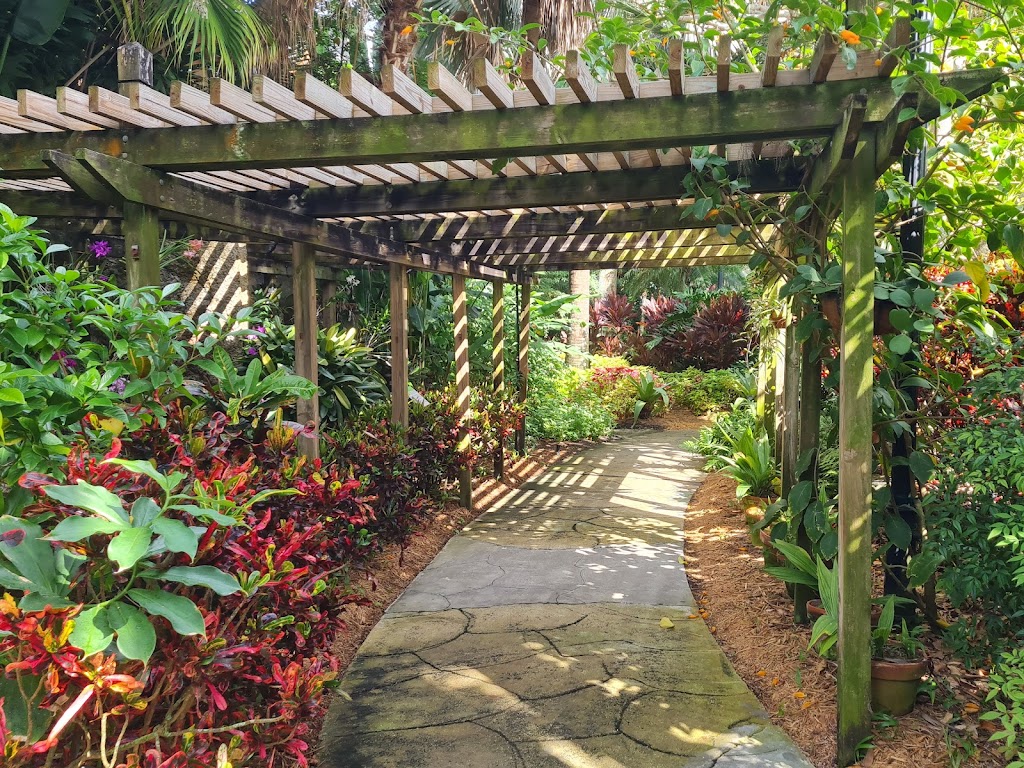 Sunken Gardens | 1825 4th St N, St. Petersburg, FL 33704, USA | Phone: (727) 551-3102