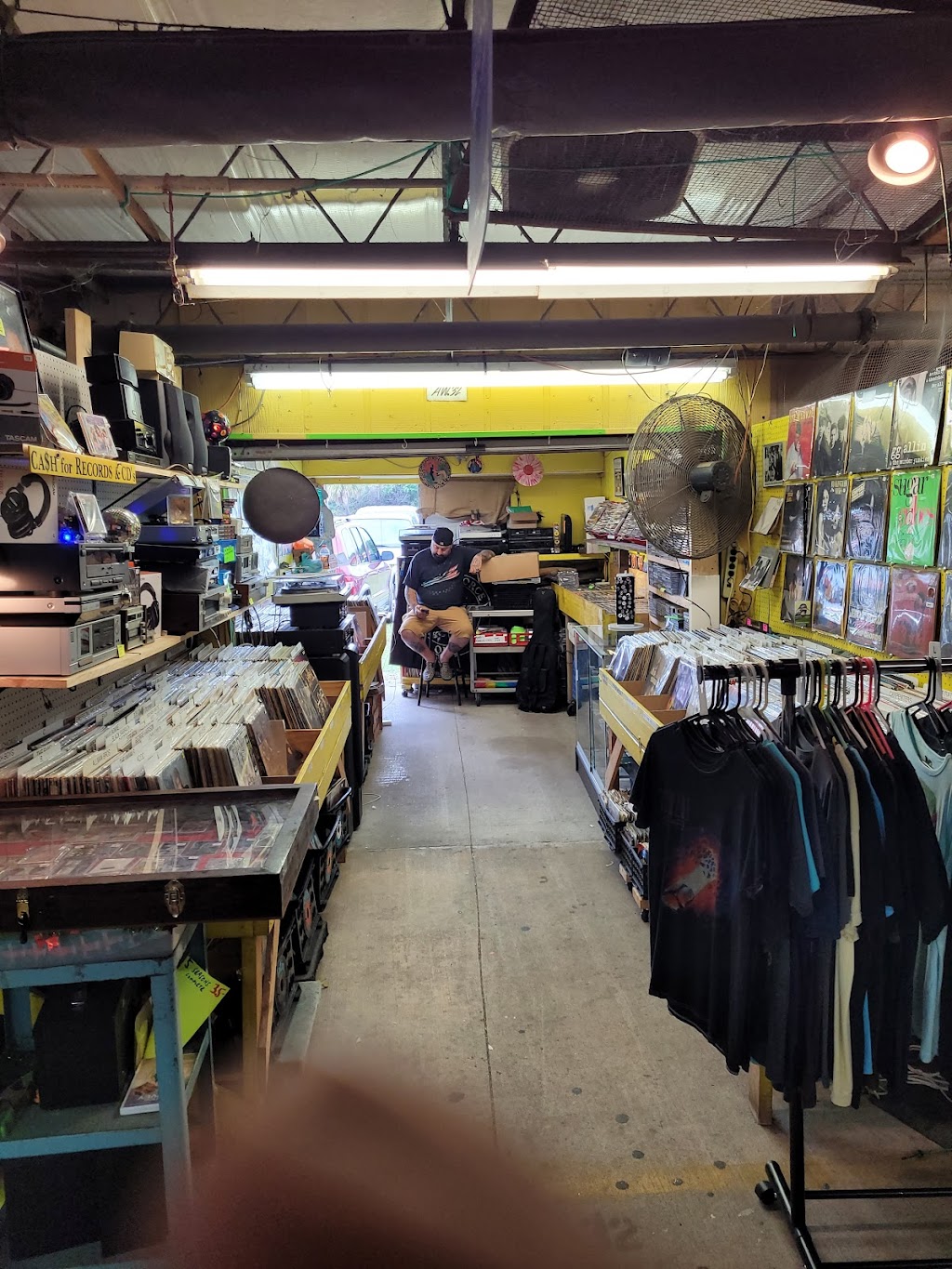 Record Cellar | 4935 W Eau Gallie Blvd #AW32, Melbourne, FL 32934, USA | Phone: (267) 632-2660