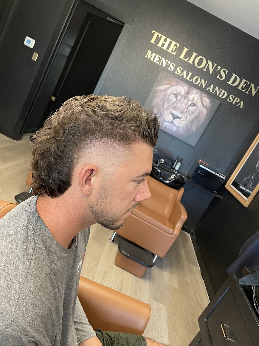The Lions Den Mens Salon & Spa | 486 S Centro Cir Suite B, Shenandoah, TX 77385, USA | Phone: (832) 921-6378