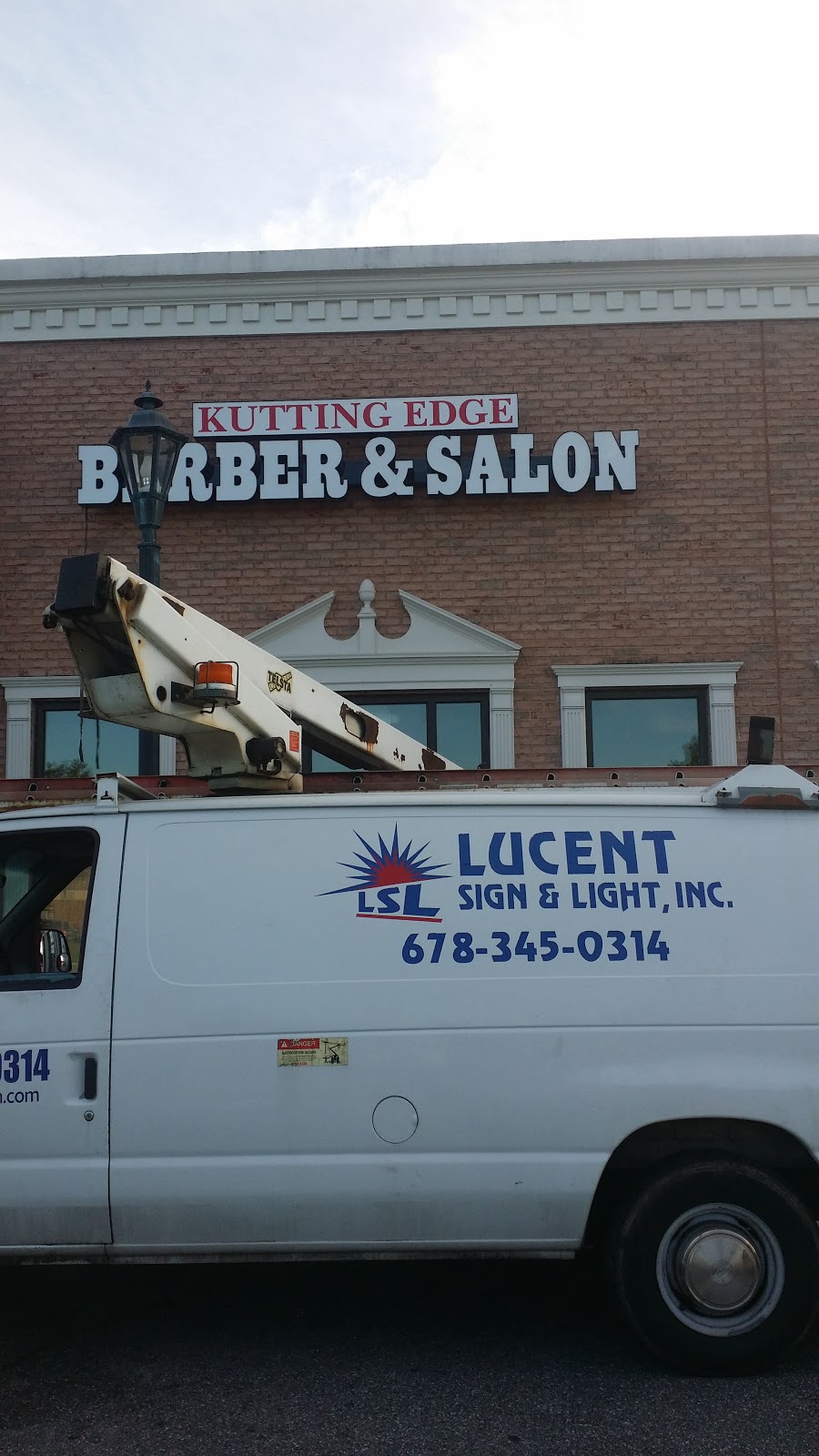 Lucent Sign & Light Inc | 3618 Preserve Wood Ln, Loganville, GA 30052, USA | Phone: (678) 345-0314