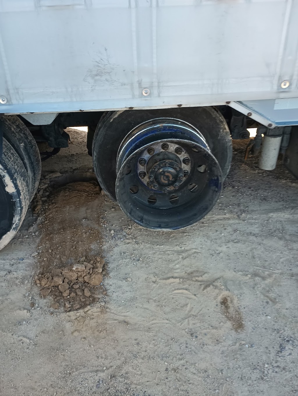 Shirley reper tires | 46525 Magney Ln, Newberry Springs, CA 92365, USA | Phone: (818) 310-8149