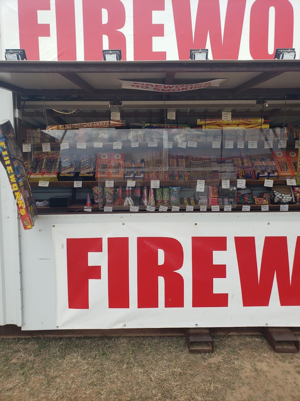 Little J Fireworks | 9624 South, US-181, Falls City, TX 78113, USA | Phone: (830) 237-2807