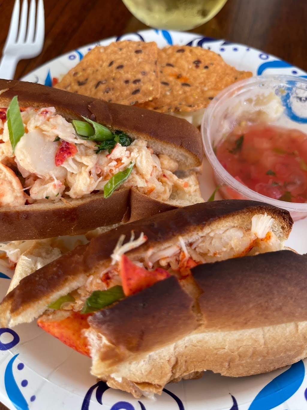 Brooklyn's Lobster Shack in 1 Dolly Ave, PA 15644, USA