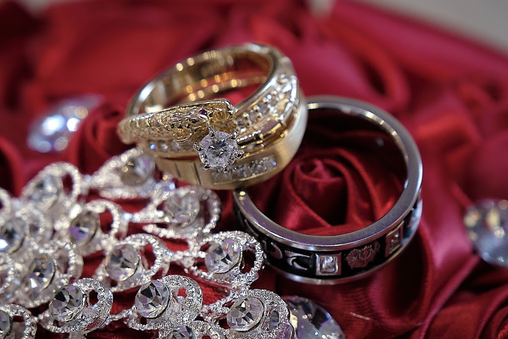 Barnes Fine Jewelers | 891 N Val Vista Dr #103, Gilbert, AZ 85234, USA | Phone: (480) 545-8585