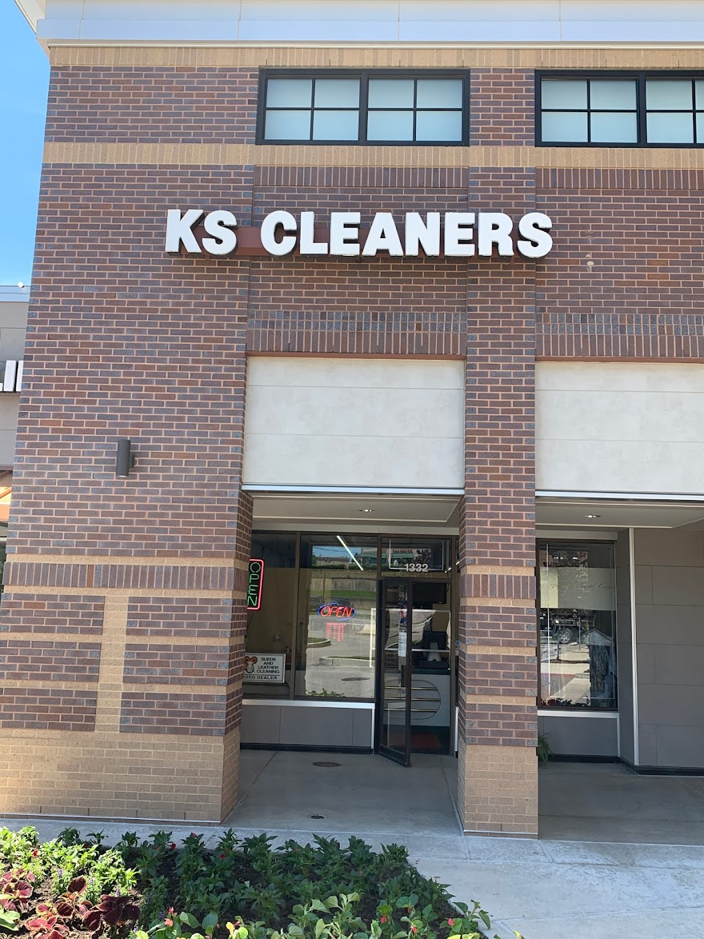 K S Cleaners | 1332 Big Bend Rd, Ballwin, MO 63021, USA | Phone: (636) 225-6861