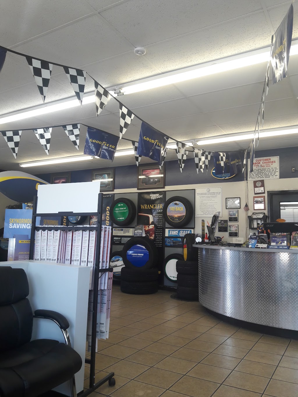 Big Brand Tire & Service | 3223 W Florida Ave, Hemet, CA 92545, USA | Phone: (951) 658-3145