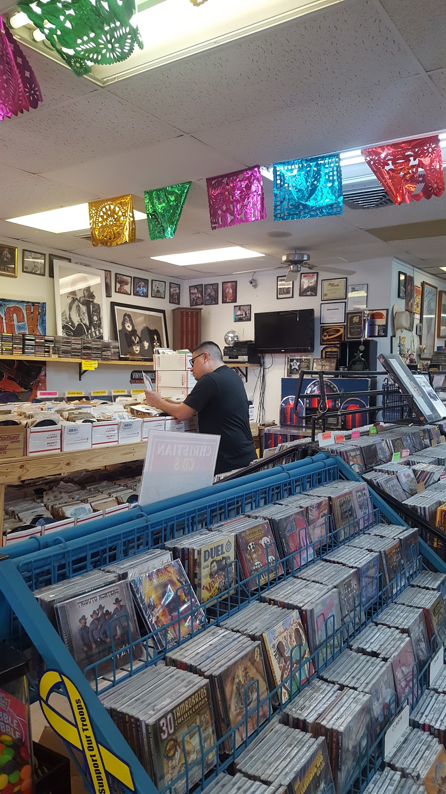 Janies Record Shop LLC | 1012 Bandera Rd, San Antonio, TX 78228, USA | Phone: (210) 735-2070