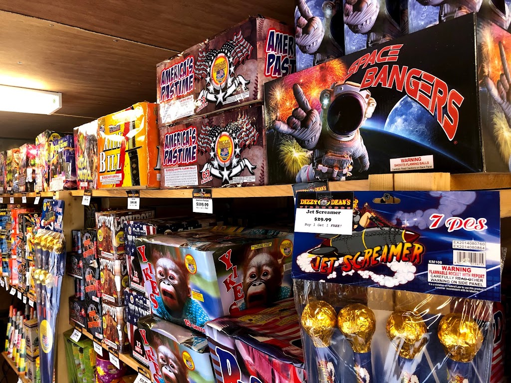 Dizzy Deans Fireworks | 5990 McAshan Dr, McCalla, AL 35111, USA | Phone: (205) 281-0363