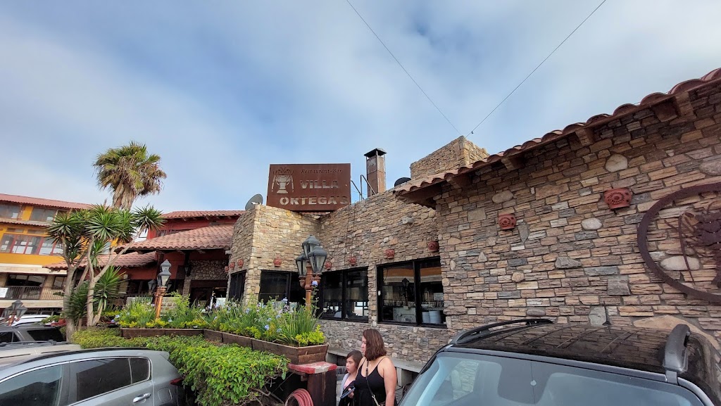 Restaurant Villa Ortegas | Barracuda 77, 22710 Puerto Nuevo, B.C., Mexico | Phone: 661 614 0706