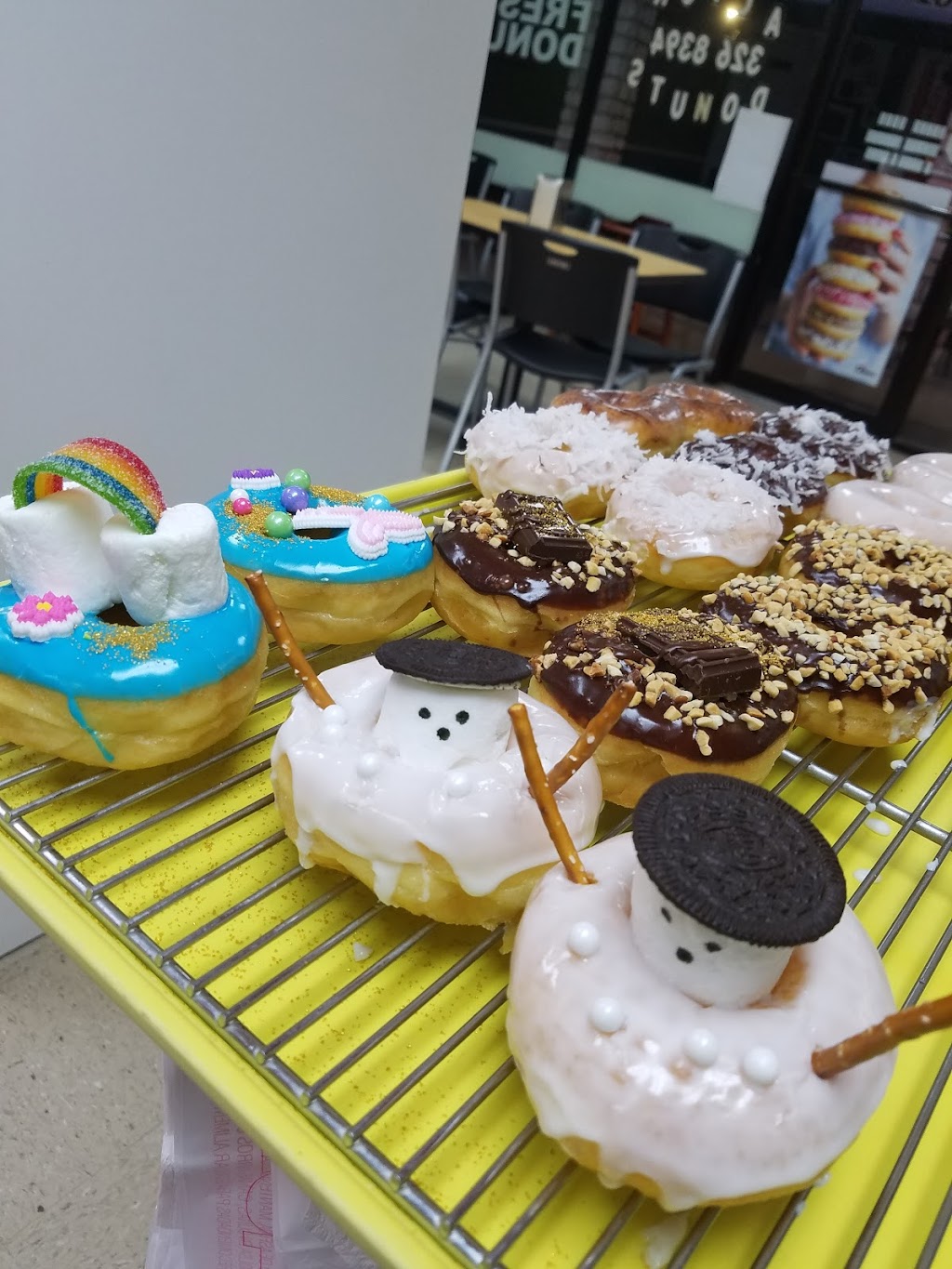 Acton Donuts | 3101 Fall Creek Hwy, Granbury, TX 76049, USA | Phone: (817) 326-8394