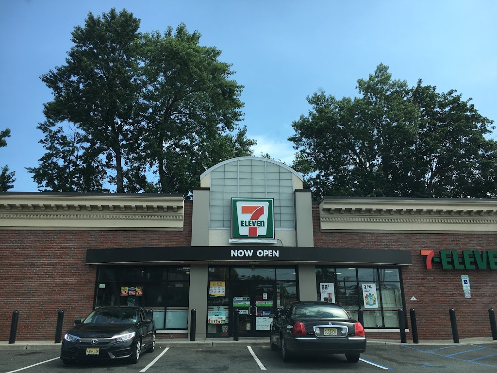 7-Eleven | 88 Essex St, Rochelle Park, NJ 07662, USA | Phone: (201) 968-5556