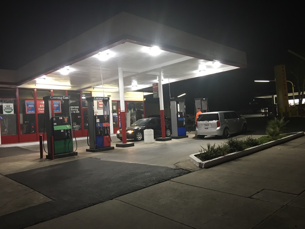 Corona Gas Station | 625 W 6th St, Corona, CA 92882, USA | Phone: (951) 275-6528