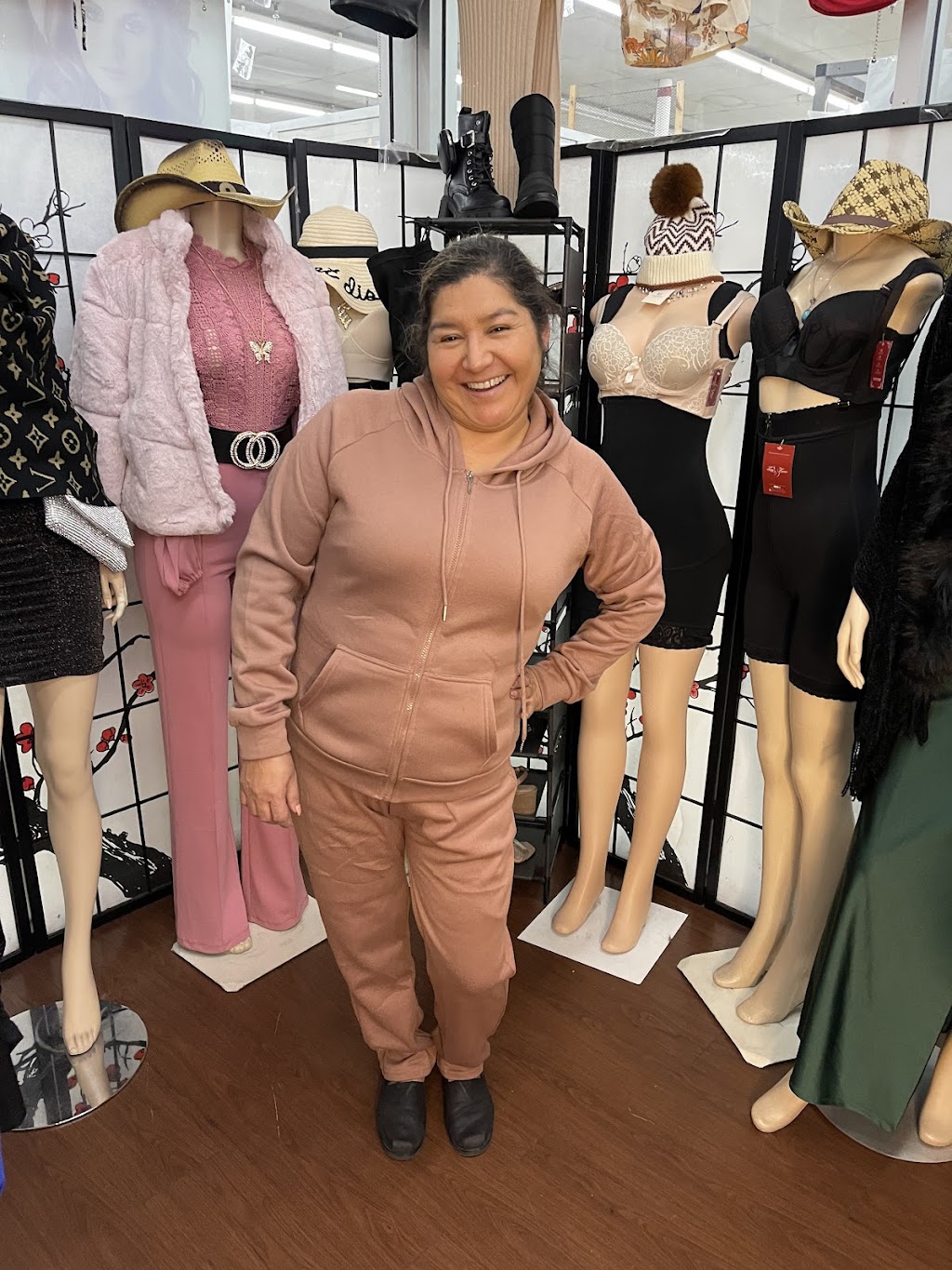 Ampy Curves | 999 N Waterman Ave D-26, San Bernardino, CA 92410, USA | Phone: (909) 977-6194