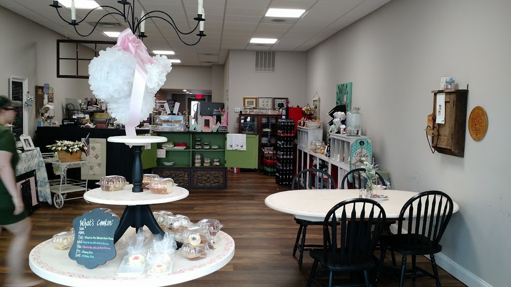 Sweet Madelines Vintage Bakery | 3 National Pike, West Jefferson, OH 43162, USA | Phone: (614) 507-4385