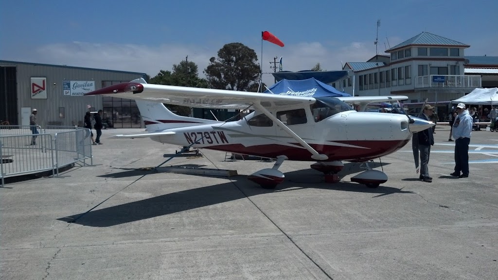 Hollister Municipal Airport | 60 Airport Dr, Hollister, CA 95023, USA | Phone: (831) 636-4365