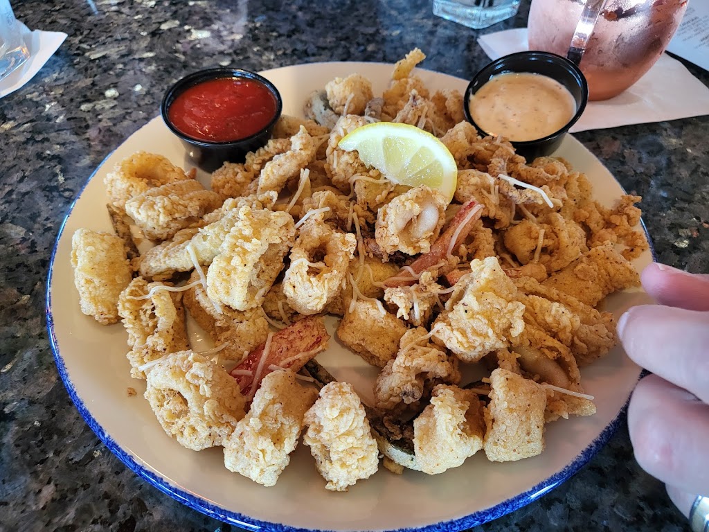 Landrys Seafood House | 8000 Lakeshore Dr, New Orleans, LA 70124, USA | Phone: (504) 283-1010