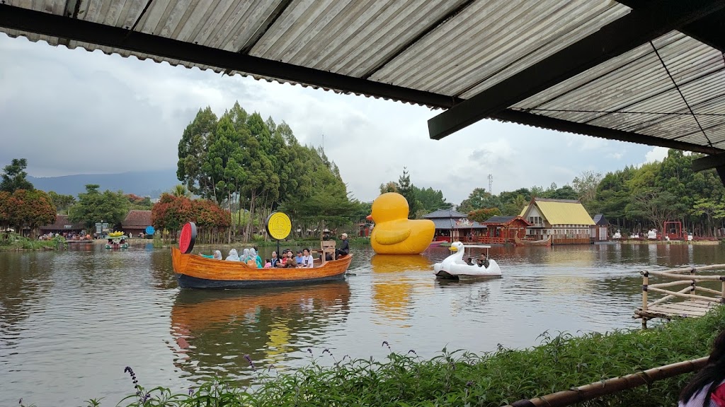 Floating Market Lembang | Jl. Grand Hotel No.33E, Lembang, Kec. Lembang, Kabupaten Bandung Barat, Jawa Barat 40391, Indonesia | Phone: 0878-2388-4888