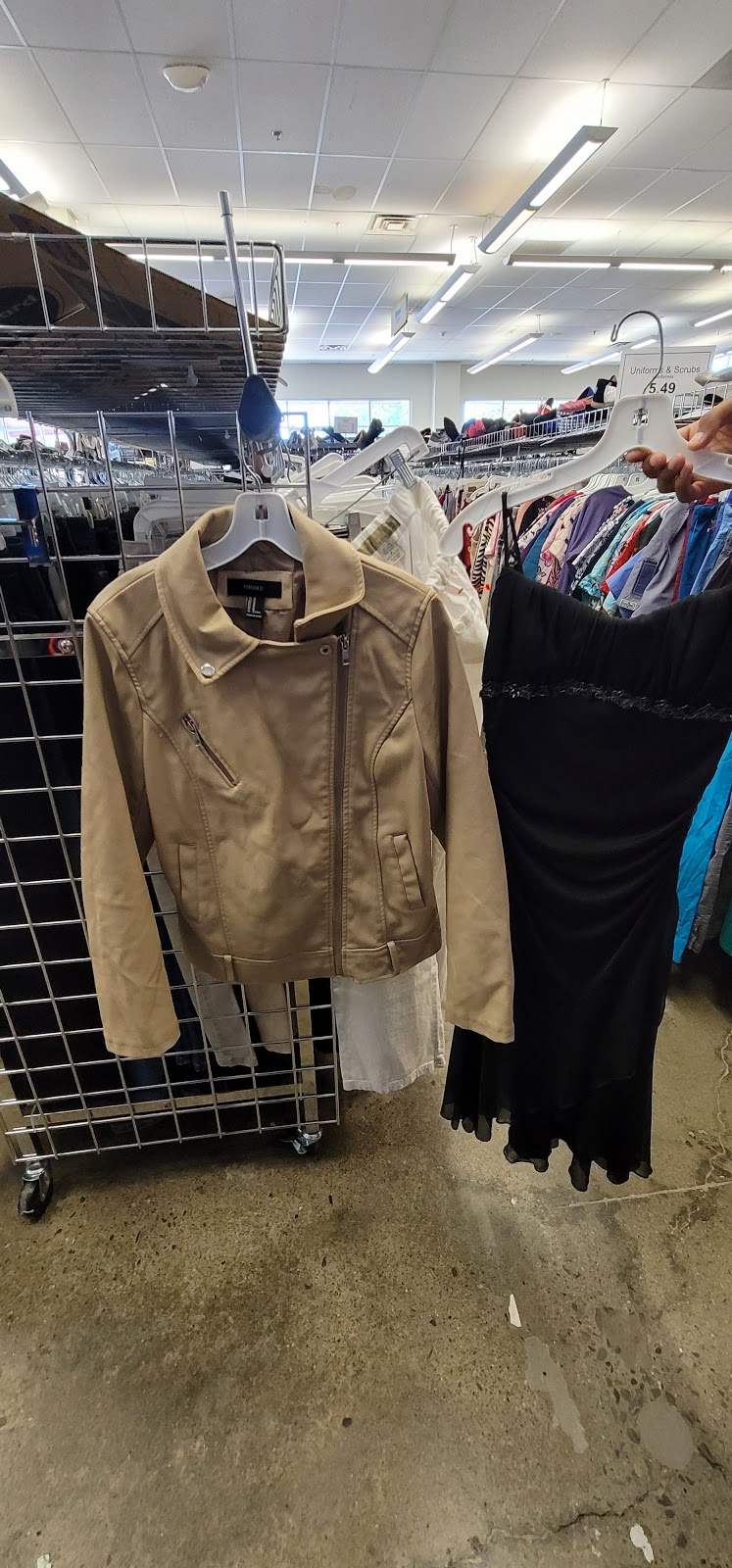 Goodwill Store & Donation Center | 6271 Lone Tree Wy, Brentwood, CA 94513, USA | Phone: (925) 516-6412